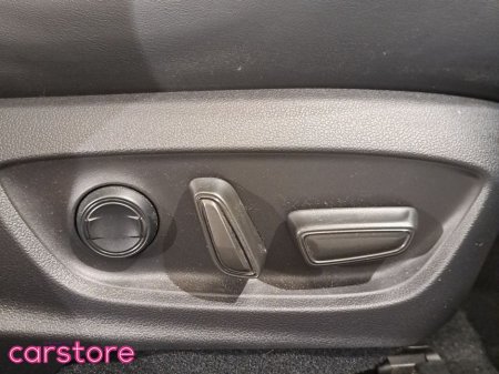 2024 Toyota Prius - thumbnail 19