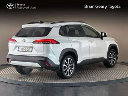 2023 Toyota Corolla Cross 2.0 Sport Hybrid *Black Roof* €34,950 thumbnail