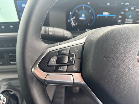 2025 Volkswagen Transporter  €42,475 thumbnail