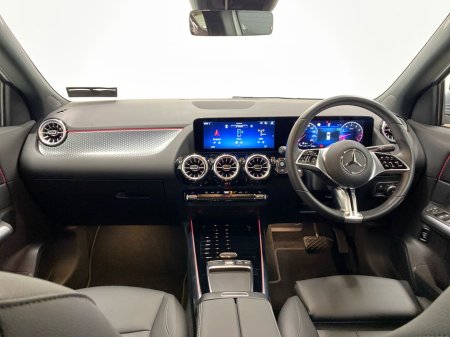 2025 Mercedes-Benz GLA Class - thumbnail 2