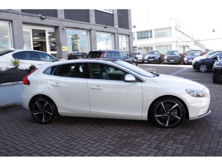 2016 Volvo V40 - view 3