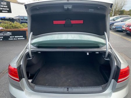 2015 Volkswagen Passat - thumbnail 3