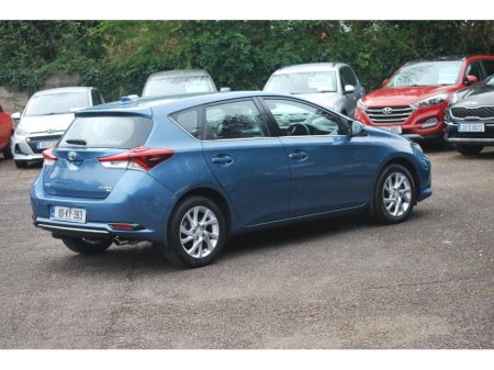 2016 Toyota Auris - thumbnail 4