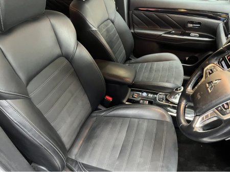 2019 Mitsubishi Outlander €21950! 2019 MITSUBISHI OUTLANDER PHEV G PLUS PACKAGE 2.4 AUTOMATIC / CRUISE CONTROL / 360° PARKING CAMERA / ELECTRIC MEMORY & HEATED SEATS / HEATED STEERING WHEEL / PADDLE SHIFTERS AND MORE €21,950 thumbnail