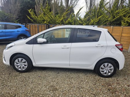 2018 Toyota Vitz - thumbnail 13