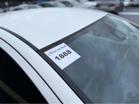 2019 Toyota Yaris - thumbnail 9