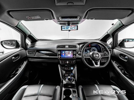 2025 Nissan Leaf - thumbnail 10