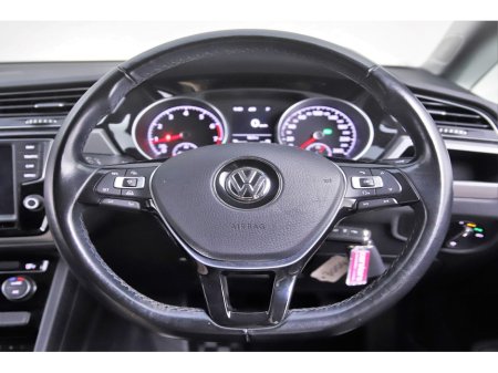 2017 Volkswagen Touran 1.4 TSI DSG COMFORTLINE *REVERSE CAM*CARPLAY*ANDROID AUTO*PARK SENSORS* €17,890 thumbnail