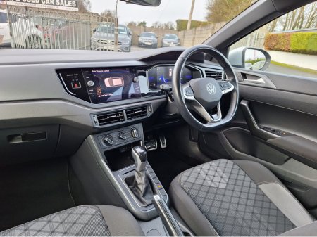 2022 Volkswagen Taigo R-LINE 1.0 TSI 110HP *Top Spec/Heated Seats/Automatic/Reverse Camera* thumbnail