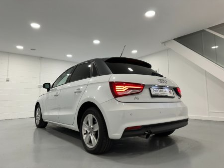 2016 Audi A1 - thumbnail 13