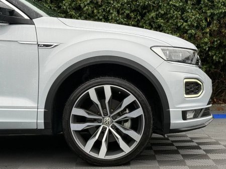 2020 Volkswagen T-Roc R-LINE 2.0 TDI * BIG SPEC * // PARKING SENSORS // R-LINE SPORT SEATS // DIGITAL CLUSTER €26,900 thumbnail