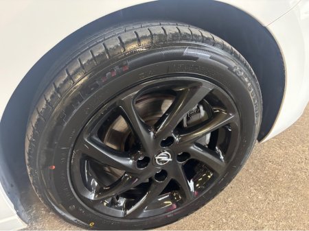 2022 Opel Corsa - view 4