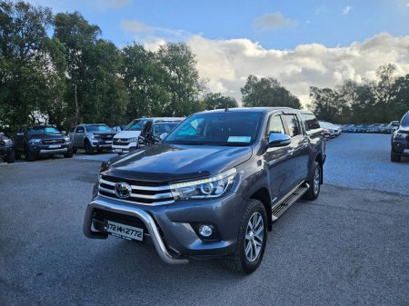 2017 Toyota Hilux 2.4 D4D Invincible 4WD D/C 4DR €27,990