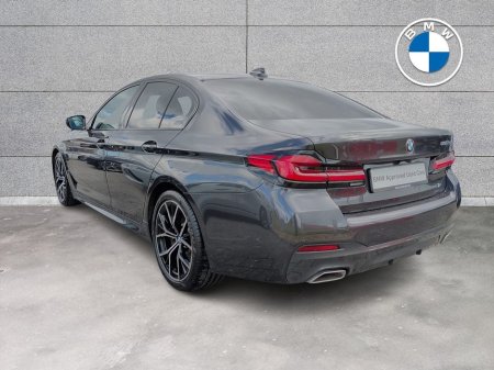 2021 BMW 5 Series - thumbnail 2