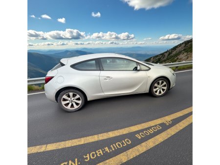 2012 Opel Astra - thumbnail 9
