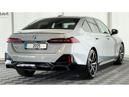 2025 BMW 5 Series - thumbnail 11
