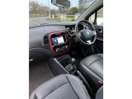 2015 Renault Captur 20 R20 SIGNATURE TCE 90 2015 4DR €9,750 thumbnail