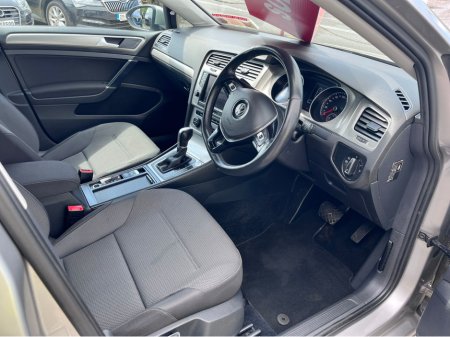 2015 Volkswagen Golf DBA-AUCJZ €14,950 thumbnail