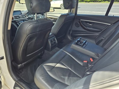 2016 BMW 3 Series - thumbnail 26