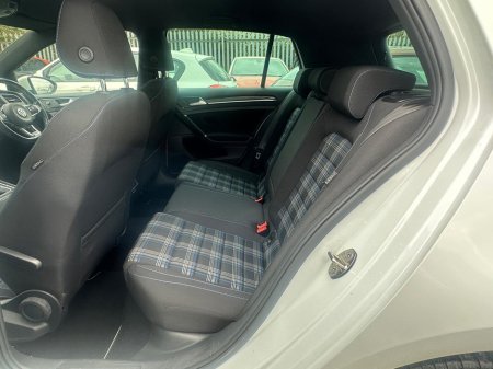 2015 Volkswagen Golf - thumbnail 15