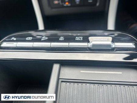 2025 Hyundai Tucson Platinum Phev Auto 2WD €48,950 thumbnail