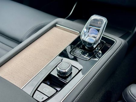 2025 Volvo XC90 - thumbnail 14