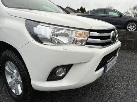 2020 Toyota Hilux - thumbnail 19