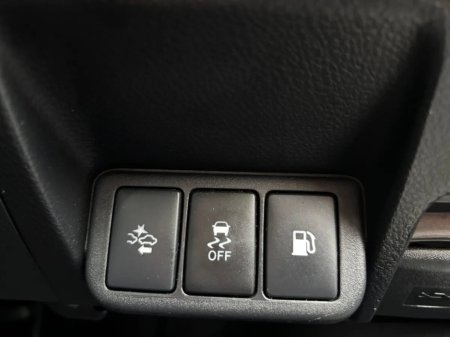 2017 Toyota Avensis 1.6 D-4D Luna Navi Saloon €10,500 thumbnail