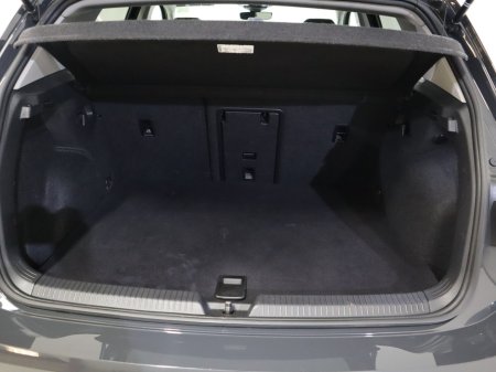 2024 Volkswagen Golf *41* STYLE TSI E-HYBRID S DSG €29,900 thumbnail