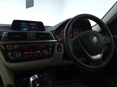 2018 BMW 3 Series - thumbnail 17