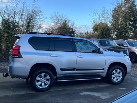 2023 Toyota Landcruiser - thumbnail 10