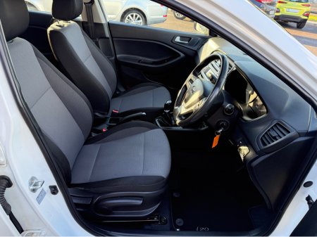 2017 Hyundai i20 - thumbnail 14