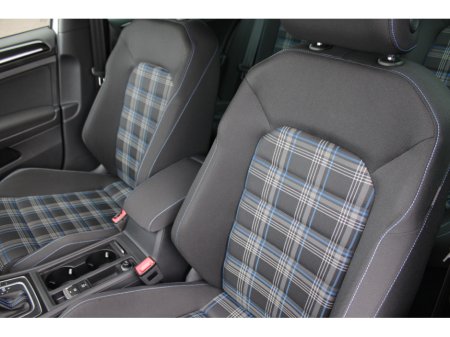 2016 Volkswagen Golf - thumbnail 23