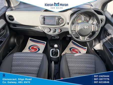 2016 Toyota Yaris - thumbnail 8