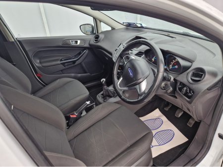 2017 Ford Fiesta ZETEC 1.25 60PS M5 5DR MCA 4DR €7,995 thumbnail