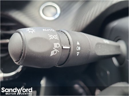 2023 Peugeot 2008 - thumbnail 20