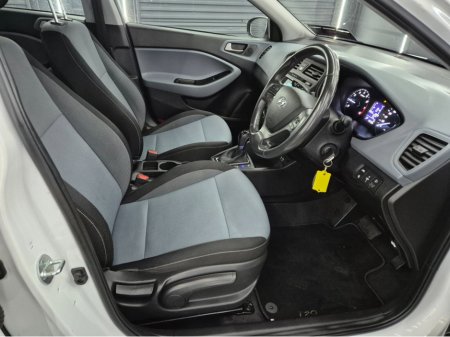 2017 Hyundai i20 - thumbnail 16