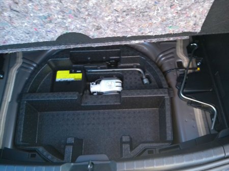 2016 Toyota Yaris - thumbnail 13