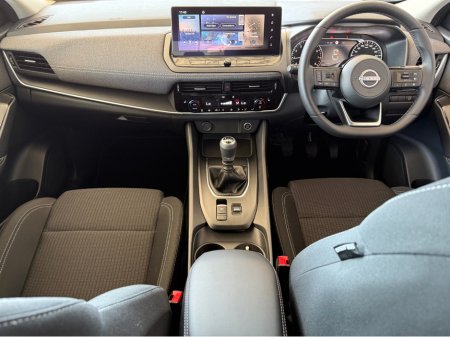 2025 Nissan Qashqai SV Heated Seats Camera Rear Sensors €36,995