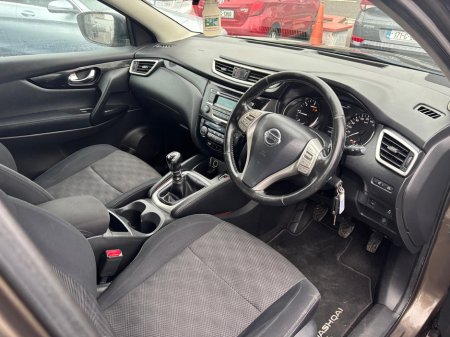 2015 Nissan Qashqai 1.5 DSL SV 4DR €9,950