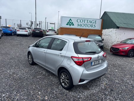 2018 Toyota Yaris - thumbnail 7