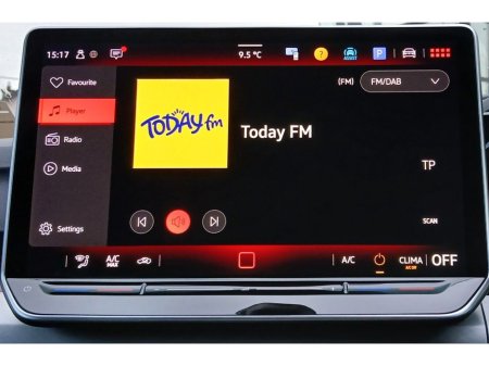 2025 Volkswagen Golf Edition 75 2.0TDI 116HP *PARK ASSIST, ANDROID AUTO/APPLE CARPLAY & MUCH MORE!* €35,995 thumbnail