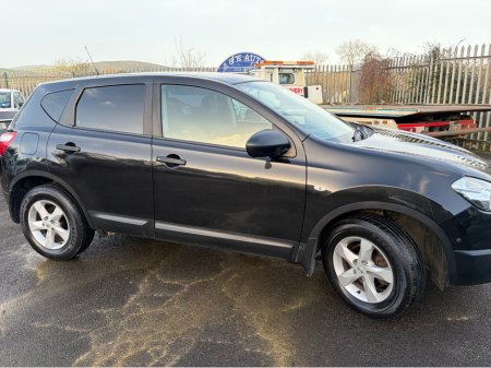 2014 Nissan Qashqai 1.5 XE 4DR €5,950 thumbnail