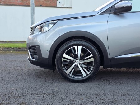 2020 Peugeot 5008 - thumbnail 16