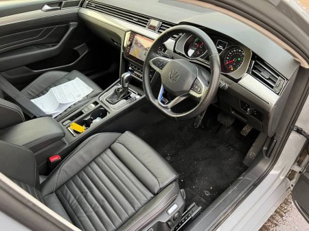 2022 Volkswagen Passat GTE VARIANT 1.4 TSI HYBRID // LEATHER HEATED SEATS // SERVICE HISTORY // DIAMOND CUT ALLOYS €22,900 thumbnail