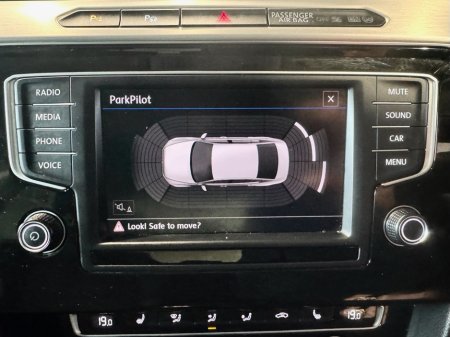 2017 Volkswagen Passat - thumbnail 16