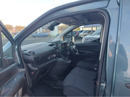 2025 Citroen Berlingo LX PLUS BLUEHDI 100 MWB 650KG €26,500 thumbnail