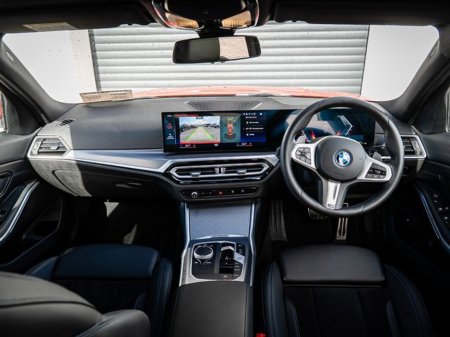 2024 BMW 3 Series - thumbnail 11