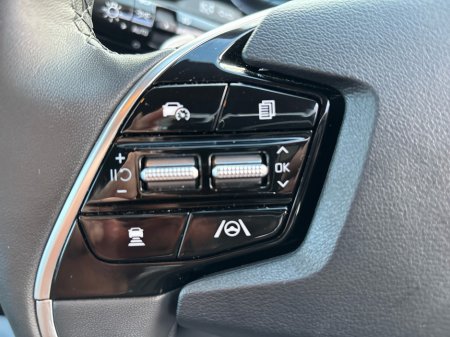 2025 Kia Niro HEV SEM €36,950 thumbnail