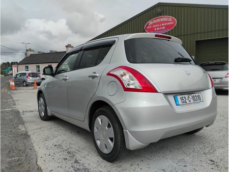 2015 Suzuki Swift - thumbnail 3